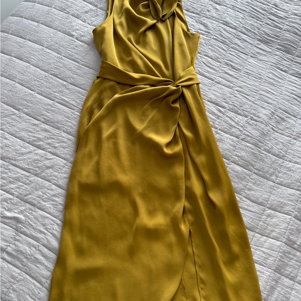 Sleeveless Midi Dress in Mustard yellow